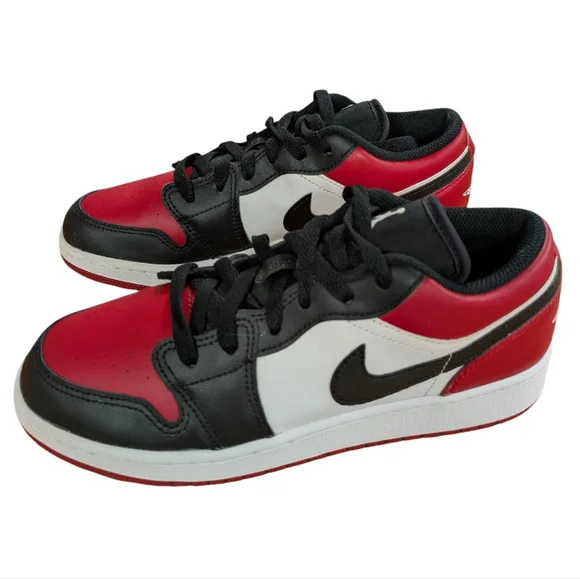 Nike Air Jordan 1 Low GS Bred Toe Black and Red Size 5.5 Youth - Picture 11 of 11